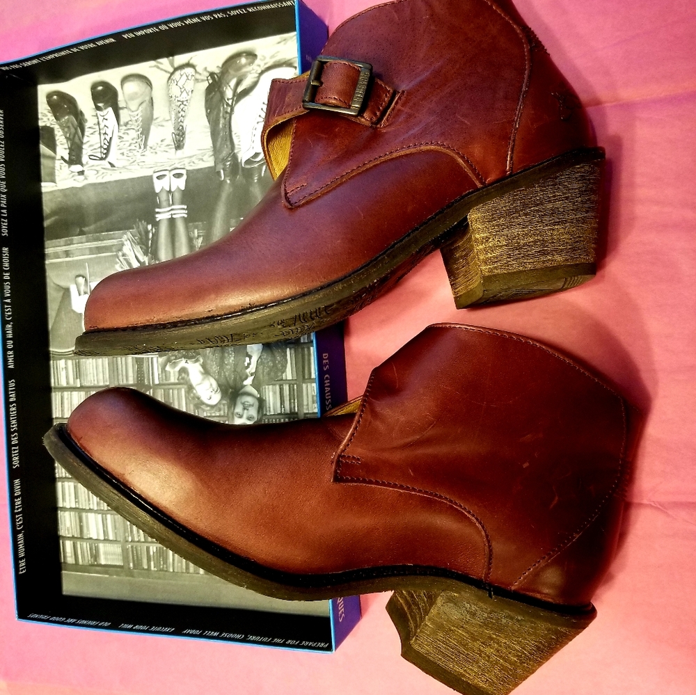JOHN FLUEVOG SHOES